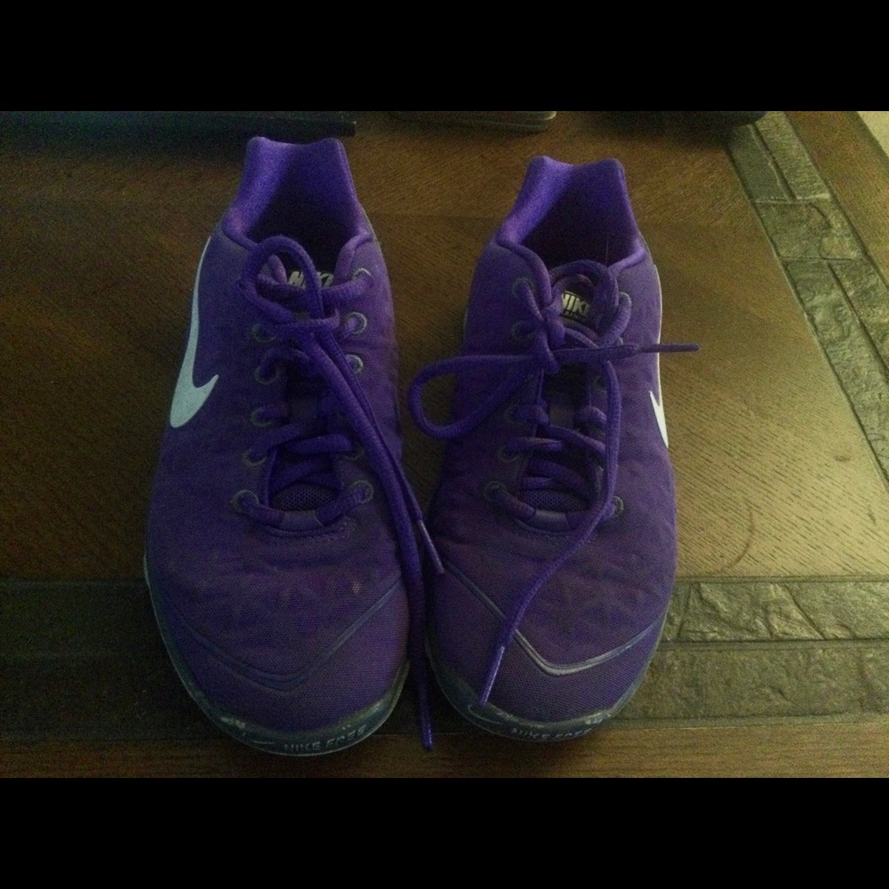 Women’s purple nike sneakers